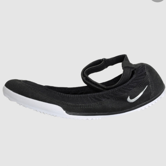 Nike Shoes - Nike Tenkay Ballet Flats